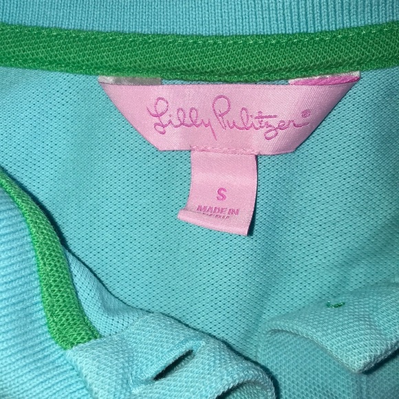 Lilly Pulitzer 2 button polo style shirt. - Picture 2 of 3